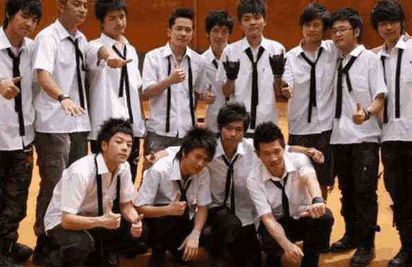 快乐男声北京演唱会 张杰鸟巢巡回演唱会，07快男十年齐聚合影，为张杰助阵喝彩