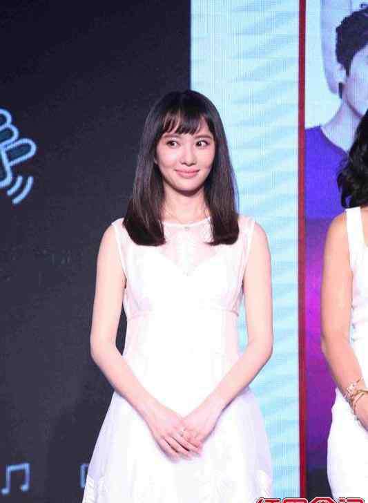 刘萌萌整容 刘萌萌被男明星潜规则真相 刘萌萌整容脸部肿胀照片