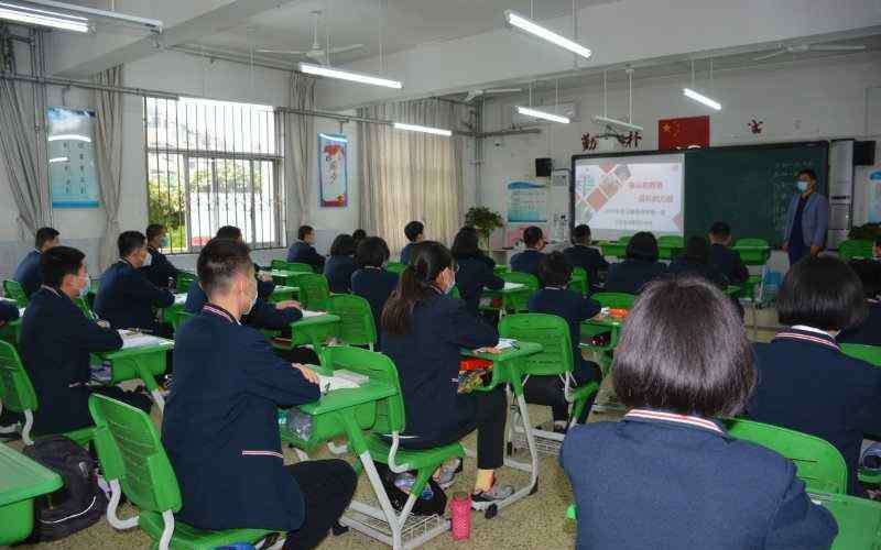 济南五中 斜风细雨学子归！济南五中迎648名初三学子