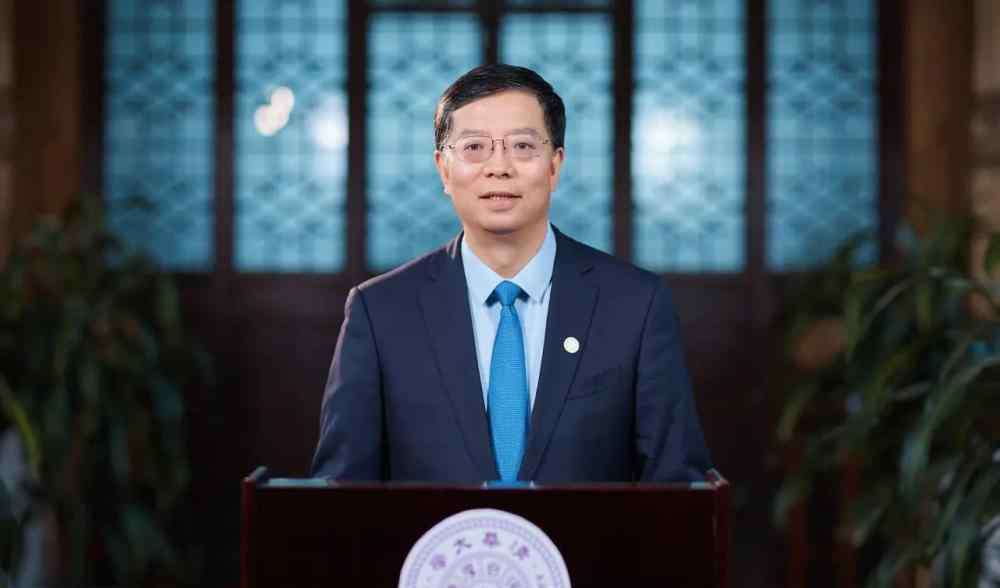 清华百年校庆 哈尔滨工业大学举行百年校庆，清华大学却无故躺枪，尴尬