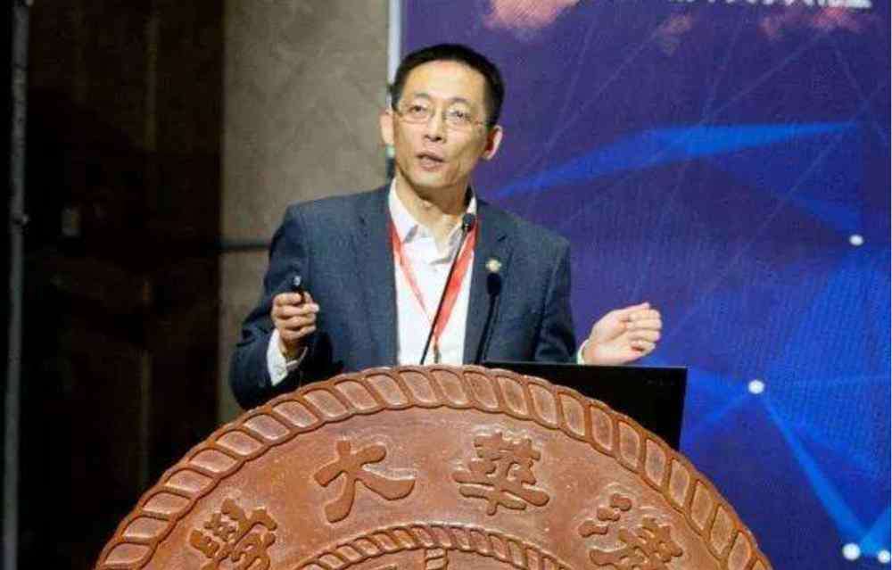 武大副校长 北大前院长饶毅惜败武大副校长舒红兵，落选院士存在争议