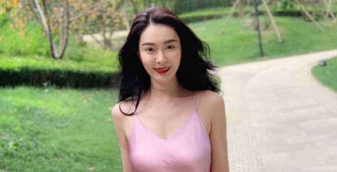 胡然胸围 胡然个人资料年龄 曾被指胸大无脑