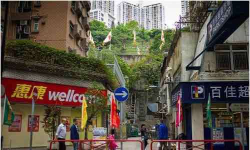 成都百佳超市 李嘉诚没卖掉的百佳，为何换上了永辉、腾讯的“马甲”？