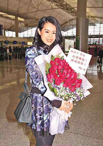 胡杏儿男友 胡杏儿现任男友是谁 胡杏儿与男友亲密照曝光