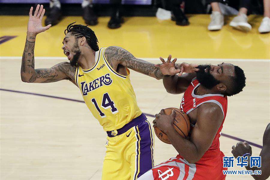  篮球——NBA常规赛：火箭与湖人队球员发生冲突