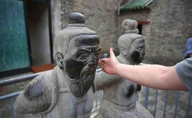考古发现古墓全集 考古发现秦桧家族墓，其后人不让挖祖坟，专家不听挖出大量的宝贝