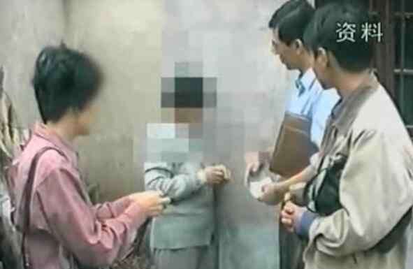 贪官情妇 贪官包养146个情妇，竟包含一对母女，2名女子轮流"陪同"