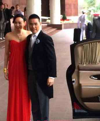 苏永康老婆 苏永康老婆戴10只金镯出嫁 苏永康结婚现场最新信息