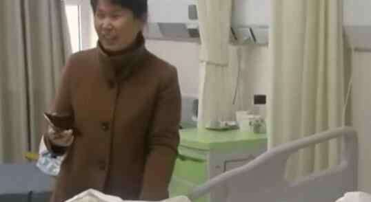 老太遭恶犬撕咬 老太遭恶犬撕咬 工地所属公司推卸责任称与他们无关