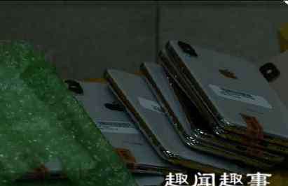 顺藤摸瓜 11月27日,广东武警在深圳与香港交界抓捕5名涉嫌走私人员,随后顺藤摸瓜,在一栋烂尾楼里发现了地道