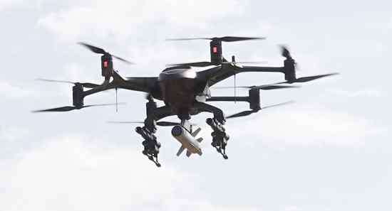 小型无人机 国产小型无人机已武装到牙齿 蜂群攻击铺天盖地
