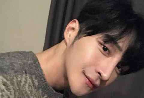 韩国肌肉男 韩国健美肌肉男，长了一张奶油脸，网友很不协调！