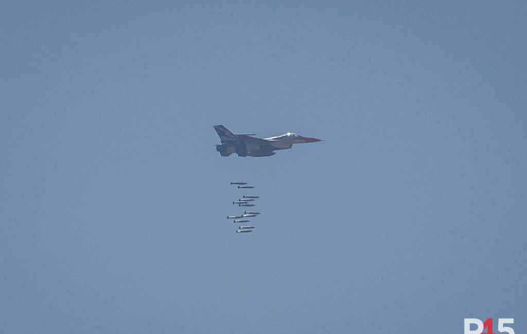 马浩东微博 F16丢铁炸弹过时？以色列用它炸掉了伊拉克核设施