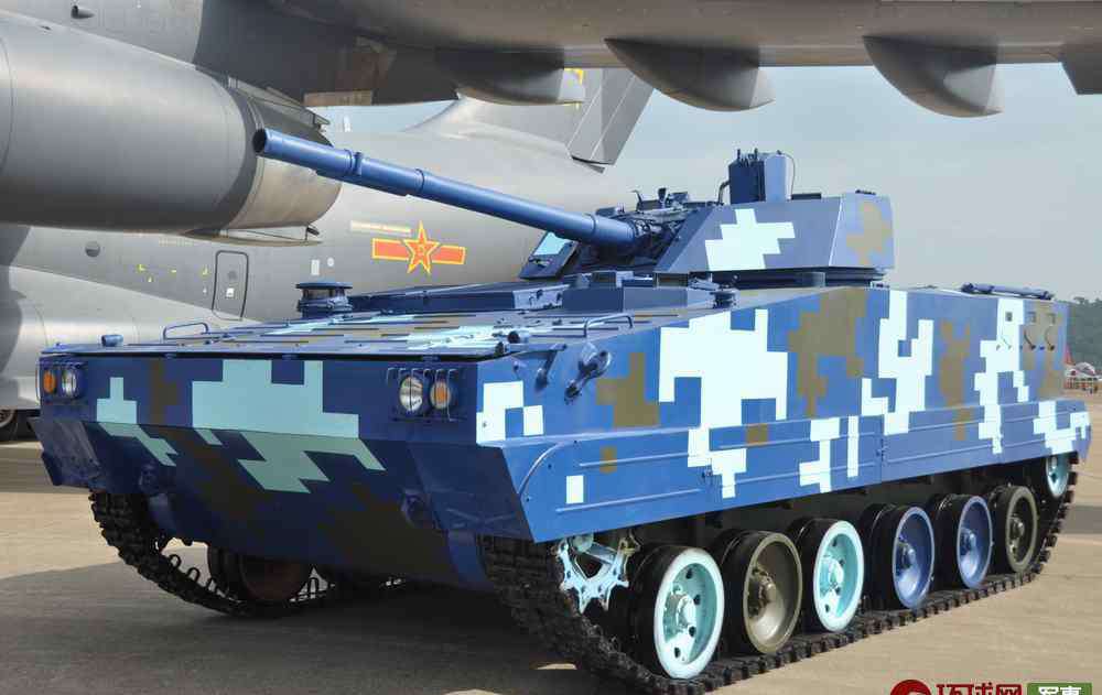 中国装甲车 国产新型轮式装甲车列装中国空降兵