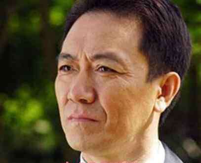 凤凰传奇是军人吗 李幼斌是军人吗 李幼斌到底是什么军衔