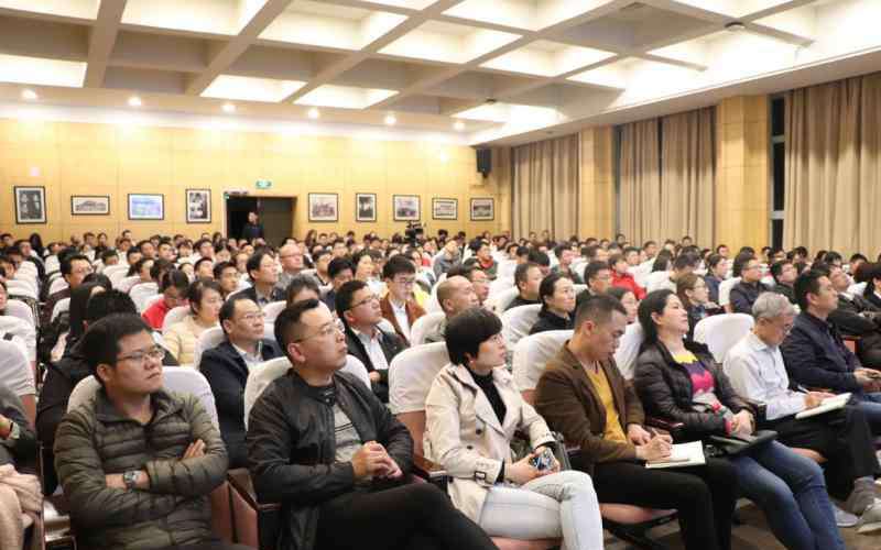 ceg 什么是暗知识？硅谷这位风投CEG说：人类第一次被踢出了学习场……