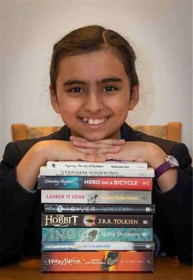 霍金智商 英国10岁天才少女智商162，超爱因斯坦和霍金