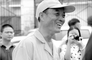  第六届全国道德模范刘源，社区居民心里的“电力110”