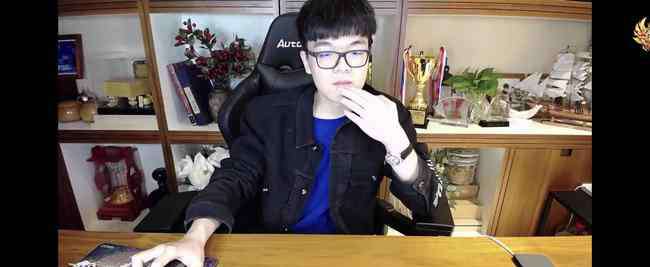 柯洁直播 柯洁直播王者用庄周连战连捷 斗地主再输破产
