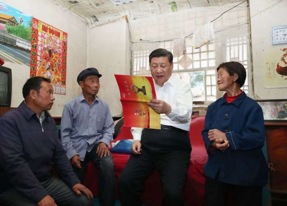  第一观察 | 一方土炕见证他的人民情怀
