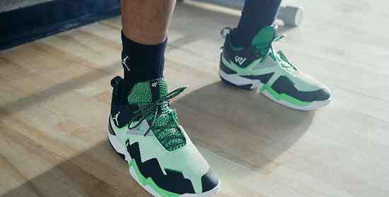 匡威拖鞋 Air Jordan 4再推纯白配色 匡威One Star拖鞋版亮相