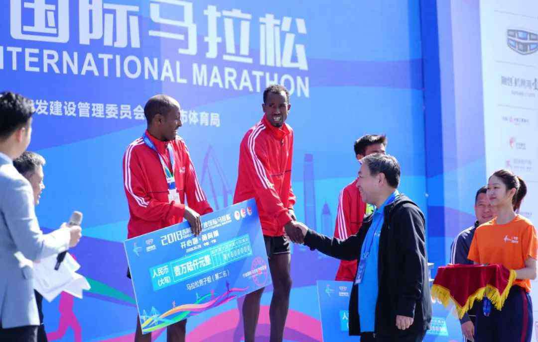 宁波国际马拉松 2018宁波国际马拉松在宁波杭州湾新区开跑