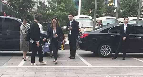 高峰的老婆 高峰论坛期间，政要的夫人们不约而同地去了同一个地方！