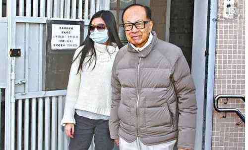 李嘉诚捐款 李嘉诚捐款遭拒 为让长孙配保镖入校承诺捐款9千万