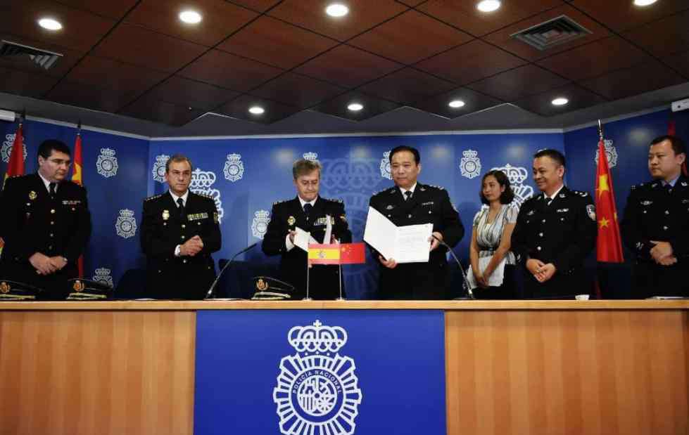 十景缎txt ​跨国缉捕、舌战法庭……中国警方的这次海外行动比网剧还精彩！