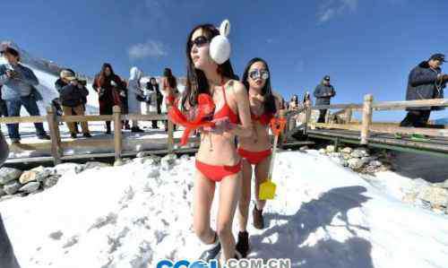 比基尼主播 10名网红女主播穿比基尼雪山直播  引数十万人围观【组图】