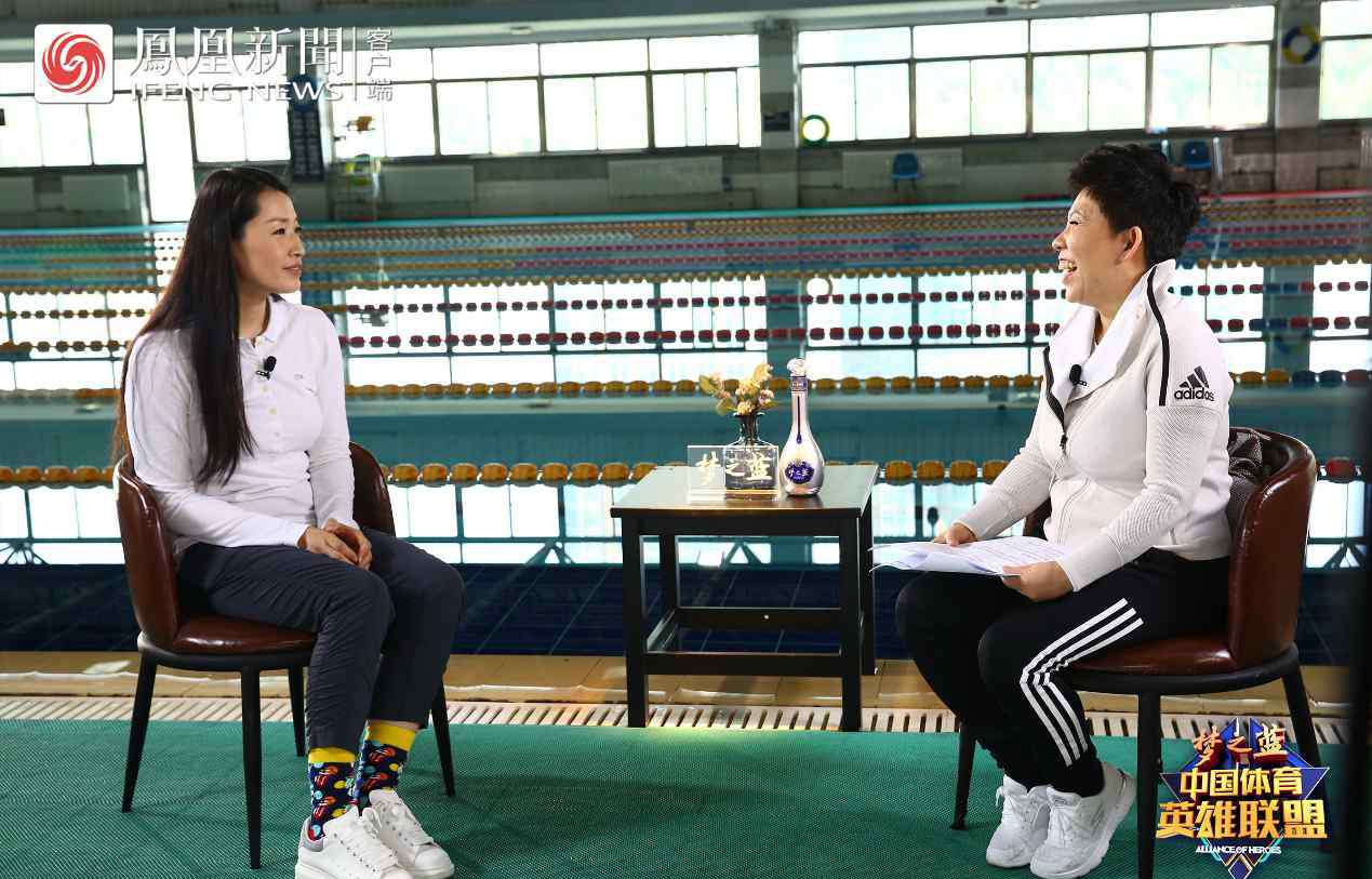 lol火炬 《中国体育英雄联盟》专访罗雪娟：从“第一泳道奇迹”到北京奥运圣火“第一人”