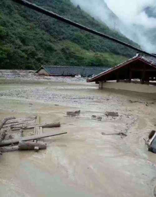 九寨沟发生特大泥石流灾害 九寨沟县多处发生暴雨泥石流灾害 省道205线中断