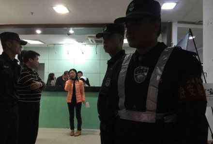 深圳宝安机场官方网 深圳宝安机场90后奔驰女司机车祸最新消息：致9死23伤