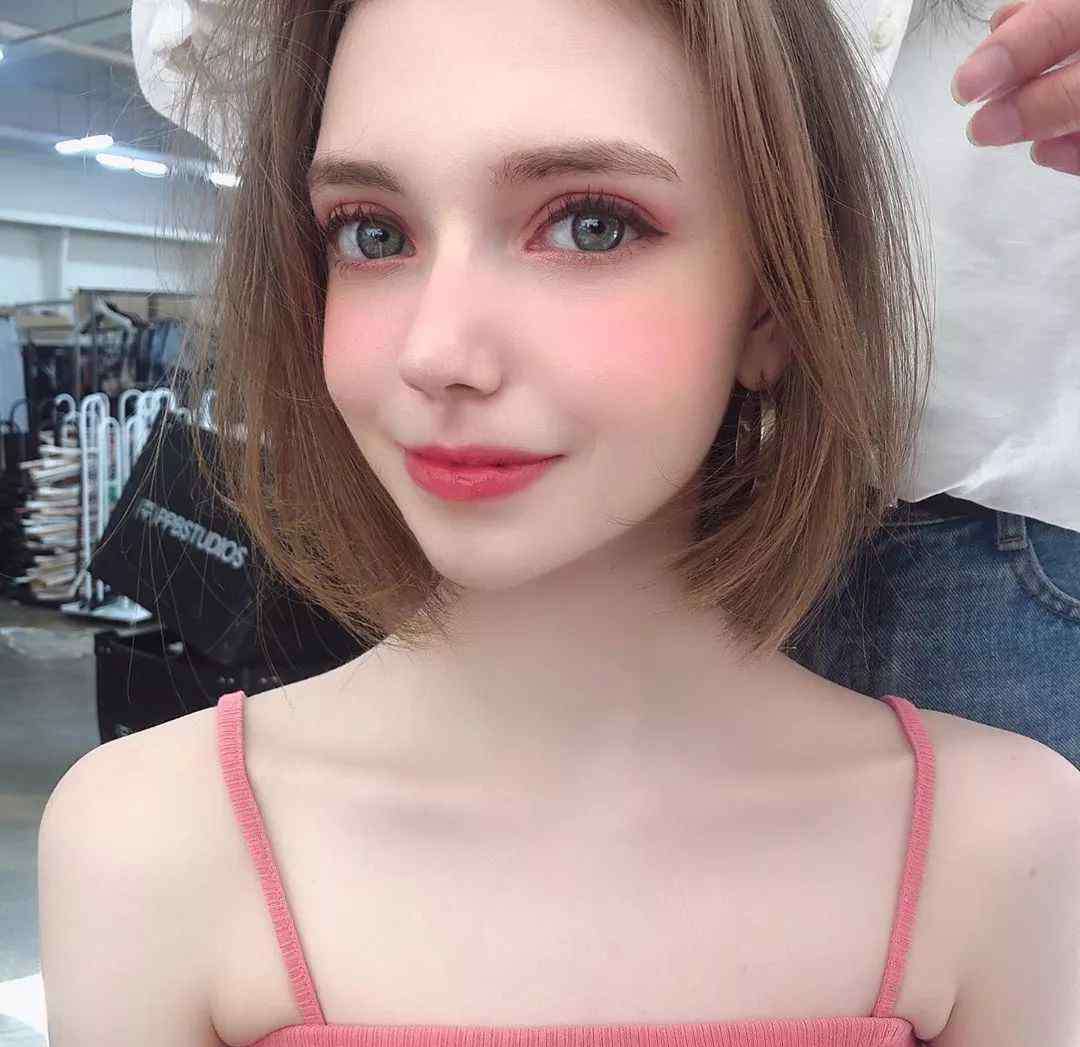 chuu 德韩混血精灵女孩，P都不敢P成这样，实在美得太不真实！