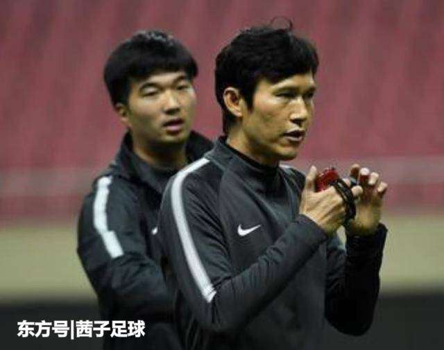 国足韩国 罕见！又有1韩国教练大赞中国足球：这里的足球环境还不错