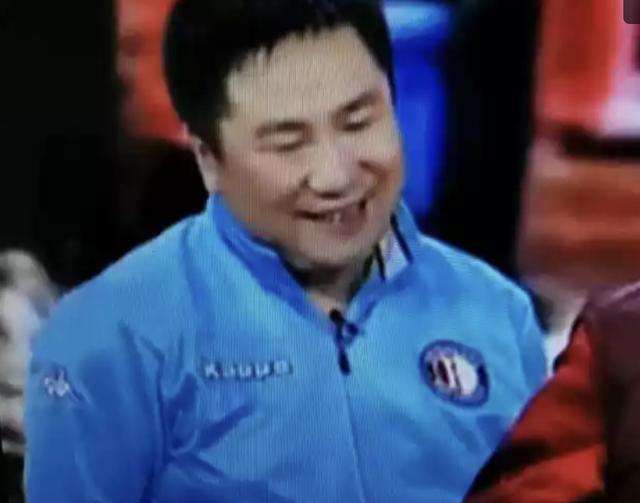 费耶诺德 08年春节联欢晚会竟有人穿费耶诺德外套，那一年发生了什么？