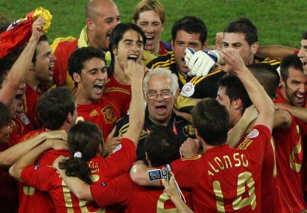 欧洲杯西班牙 两次欧洲杯，一次世界杯，三连冠的西班牙是怎样的存在