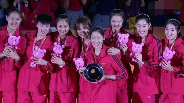 中国女排摘铜牌 2018年女排世锦赛冠军塞尔维亚，亚军意大利，中国女排获铜牌