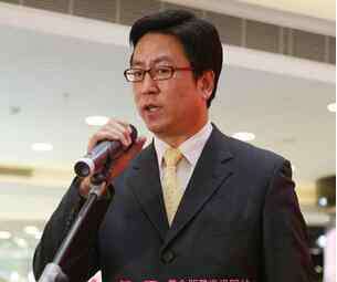 白岩松老婆 白岩松老婆朱宏钧简历和照片介绍