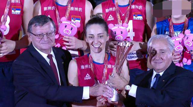 中国女排摘铜牌 2018年女排世锦赛冠军塞尔维亚，亚军意大利，中国女排获铜牌