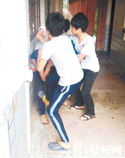 国光初级中学 南安国光初级中学校园暴力门 男生遭3人围殴视频引热议