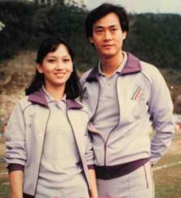 郑少秋与官晶华 郑少秋现任老婆官晶华 郑少秋与老婆官晶华离婚了吗