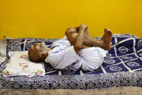 木村次郎右卫门 印度120岁人瑞谈长寿秘诀：不近女色 每天做瑜伽