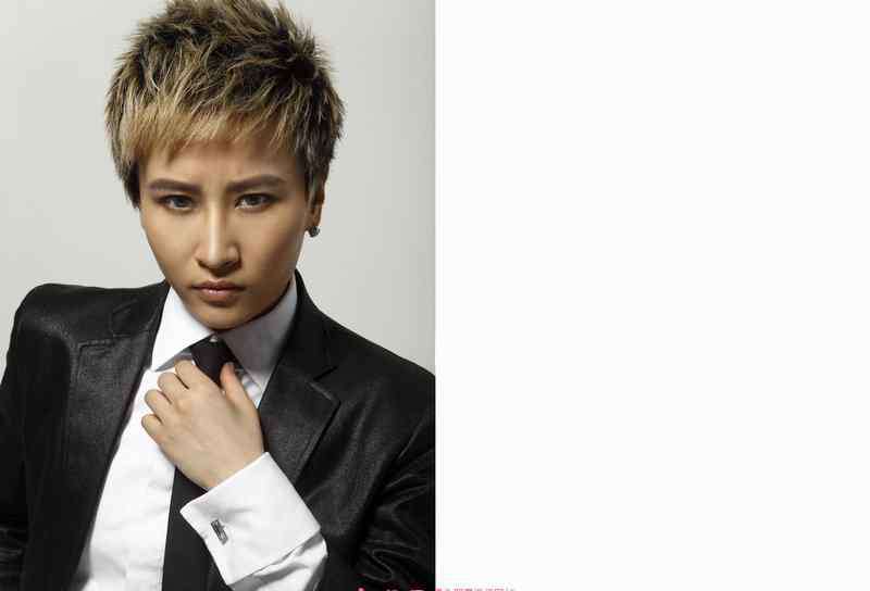 李佑晨 李佑晨是整容的吗 李佑晨整容前后照片