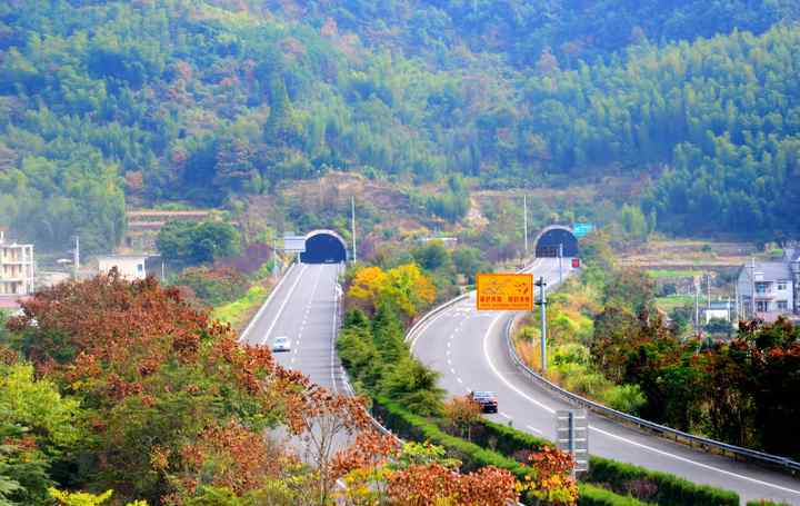杭千高速 看过来，“美丽高速公路”是有定义的，管理服务都有标准