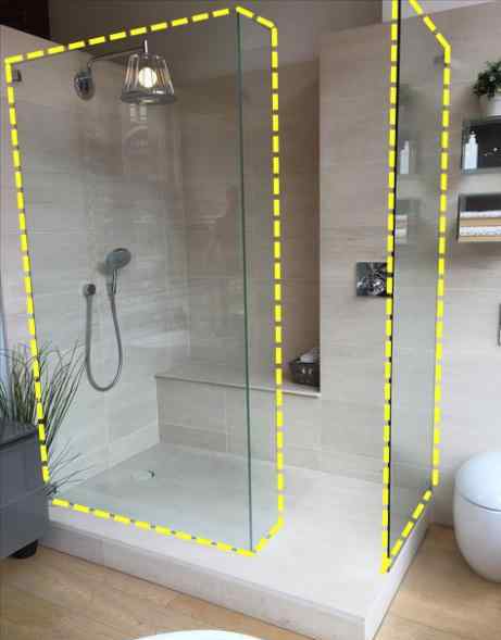 淋浴玻璃隔断 淋浴间两个玻璃交叉做隔断，隔50公分距离刚好，干湿分离不愁了