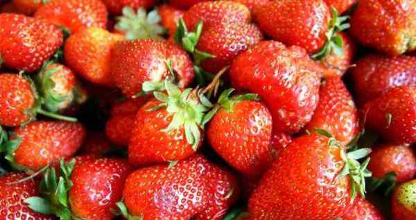澳大利亚草莓藏针 澳洲超市又现“草莓藏针”事件！4个草莓里有3个藏针！男童差点误食！