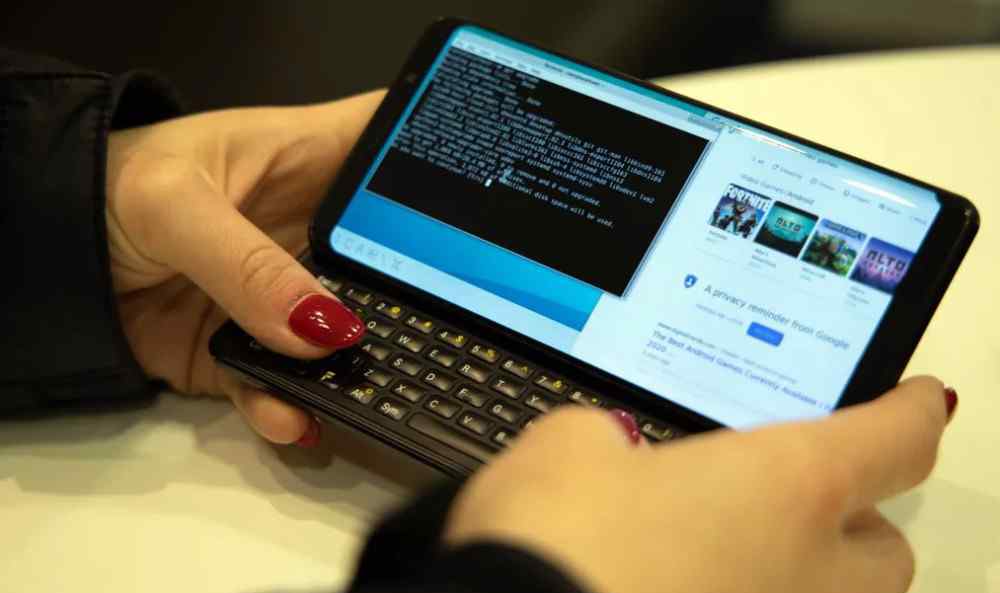 侧滑手机 首款运行Linux的智能手机，带有侧滑物理键盘，网友：想起诺基亚