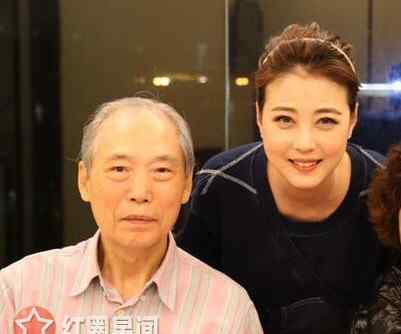 周海媚退出微博 周海媚为什么退出微博 拒绝网络暴力缅怀父亲