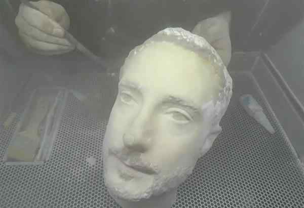 人脸签到机破解教程 手机人脸识别被3D打印人头破解：还敢用吗？